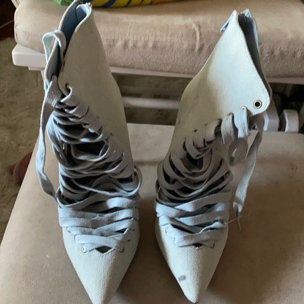 Priveledge Brand. Size 7.5. Baby blue.